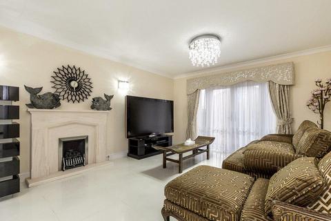 5 bedroom detached house for sale, Cameron Road, Bromley