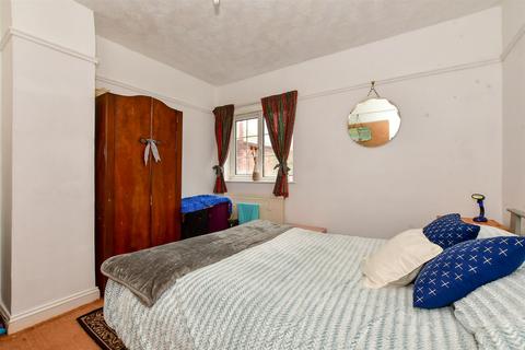 41 Burrow Road, Folkestone, CT19 6DH