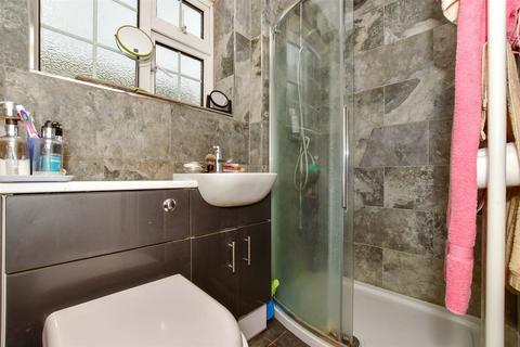 41 Burrow Road, Folkestone, CT19 6DH