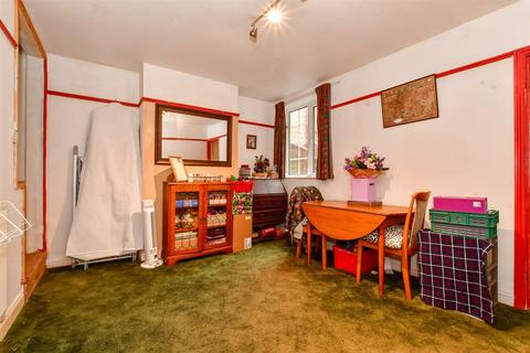 41 Burrow Road, Folkestone, CT19 6DH