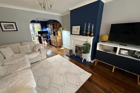 2 Avon Way, Burton-on-trent, DE15 9FY