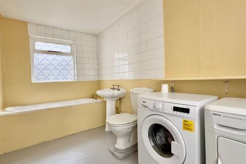 60 Fore Street, Camelford, PL32 9PG