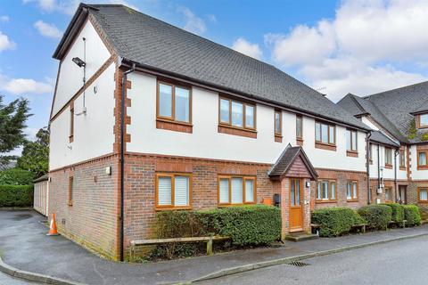 2 bedroom apartment for sale - St. Christopher's Close, Chichester, West Sussex