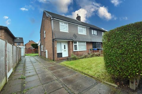 Woodhouse Road, Davyhulme, M41