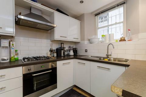 2 bedroom flat to rent - Barclay Road, Fulham, London, SW6