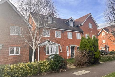 3 bedroom townhouse to rent, Collington Road,  Aylesbury,  HP18
