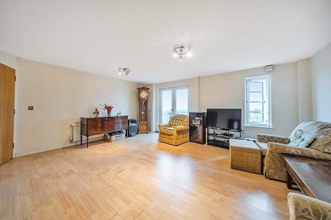 2 bedroom flat for sale, Centurion House, 69 Station Road, Edgware. HA8 7JQ