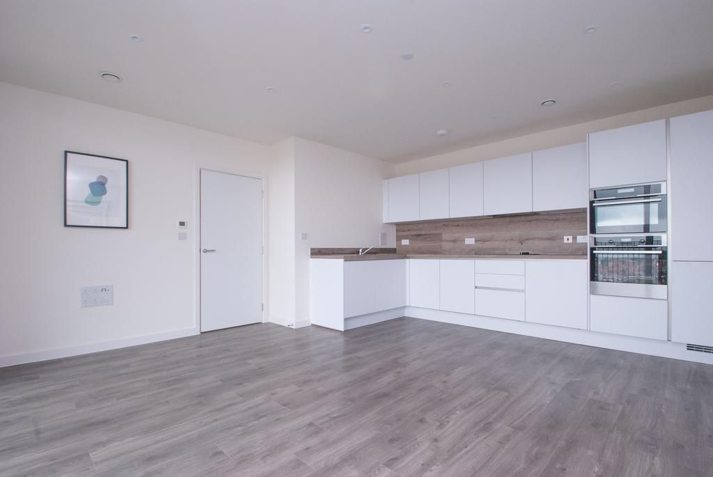 Hawfinch House, Hendon NW9 7BF 2 bed apartment - £2,100 pcm (£485 pw)