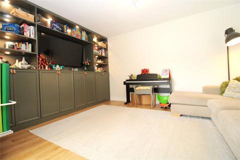 122 Croft Road, Swindon, SN1 4DT
