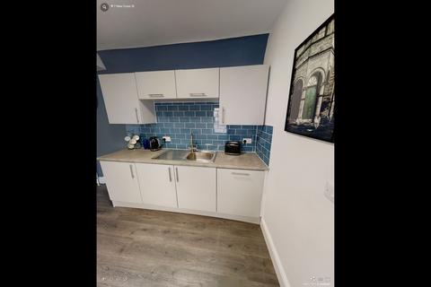 1 bedroom in a house share to rent - New Cross Street, Salford M5