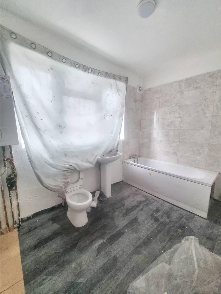 Upstairs Bath