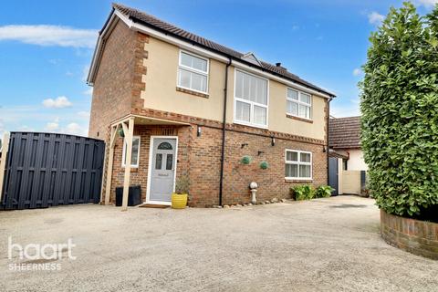 4 bedroom detached house for sale, Queens Road, Minster on sea