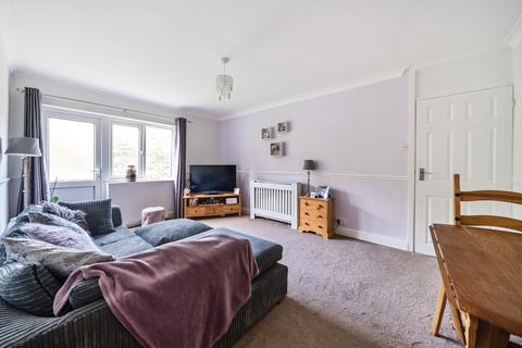2 bedroom flat for sale, Cavendish Close, Taplow, SL6