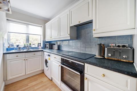 2 bedroom flat for sale, Cavendish Close, Taplow, SL6