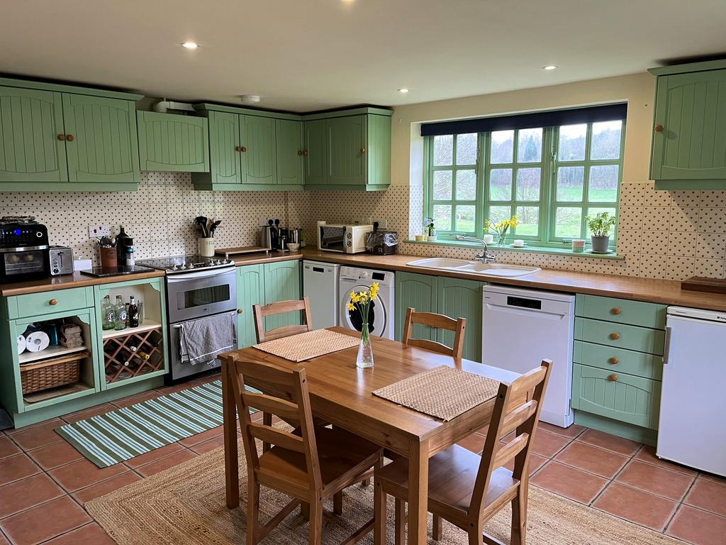 Oswestry SY10 3 bed house to rent £1,250 pcm (£288 pw)