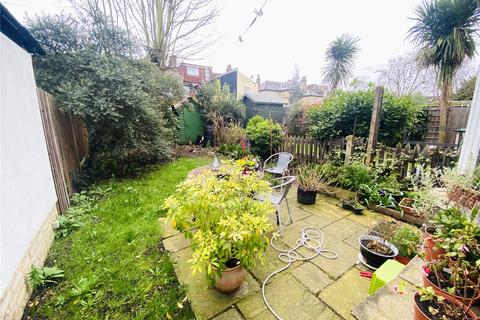16 Farley Road, London, SE6 2AB