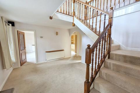 4 bedroom detached house to rent, Lovelace Avenue, Solihull B91