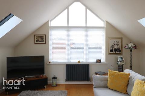 2 bedroom coach house for sale, Old St Michaels Drive, Braintree