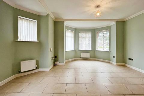 2 bedroom flat for sale, Wilmslow Road, Didsbury, Manchester, M20