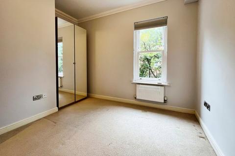 2 bedroom flat for sale, Wilmslow Road, Didsbury, Manchester, M20