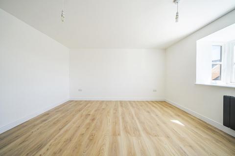 2 bedroom flat for sale, Thyme Close, Kidbrooke, London, SE3
