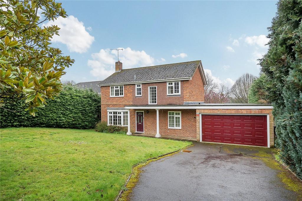 Bramble Rise, Cobham, KT11 4 bed detached house for sale £1,250,000
