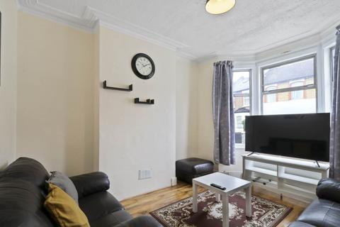 3 bedroom house for sale, Trehurst Street, London