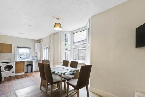 3 bedroom house for sale, Trehurst Street, London