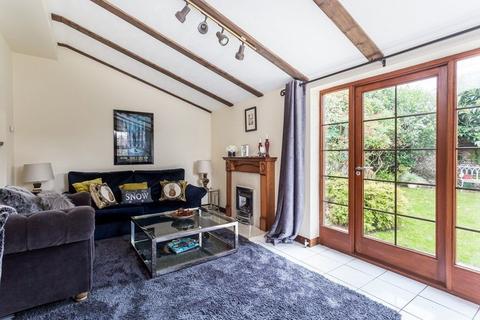 3 bedroom detached house for sale, The Hollow, Woodford Green IG8
