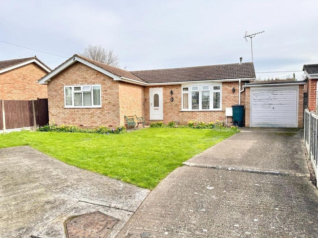 Gifhorn Road, Canvey Island 2 bed bungalow for sale £325,000