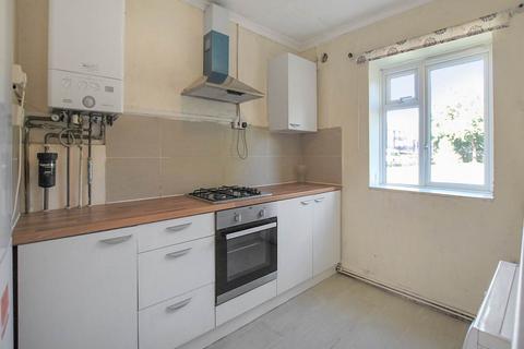 1 bedroom in a house share to rent - Alderwood Road , Eltham, London
