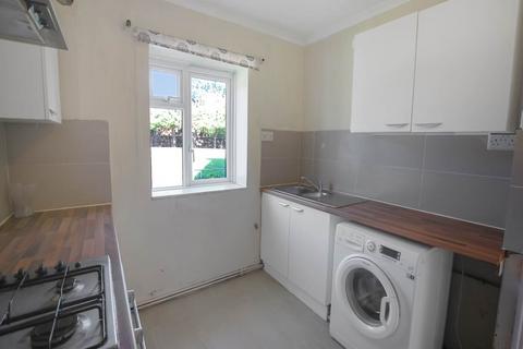 1 bedroom in a house share to rent - Alderwood Road , Eltham, London