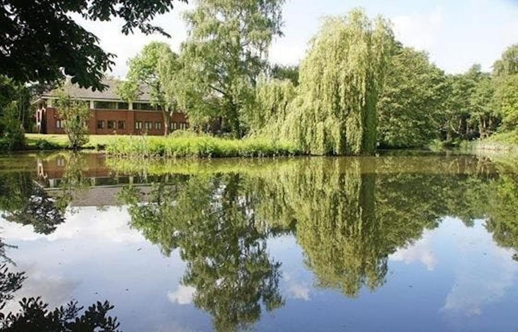 Botleigh Grange grounds.jpg