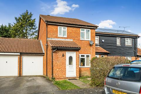 3 bedroom semi-detached house for sale - Lansdowne Way, High Wycombe