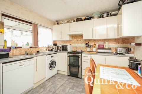 3 bedroom semi-detached house for sale, Wall Road, Canvey Island, SS8
