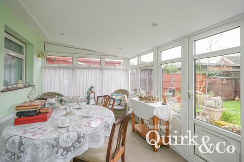 9 Wall Road, Canvey Island, SS8 7TW