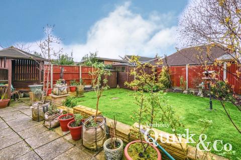 9 Wall Road, Canvey Island, SS8 7TW