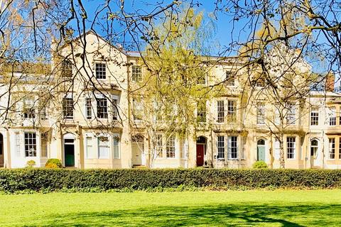 2 bedroom flat to rent - Clarence Square, Pittville, Cheltenham, GL50