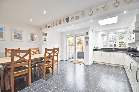 19 Farrier Close, Bromley, BR1 2SW