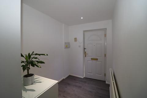 11 Springhill Close, London, SE5 8AJ