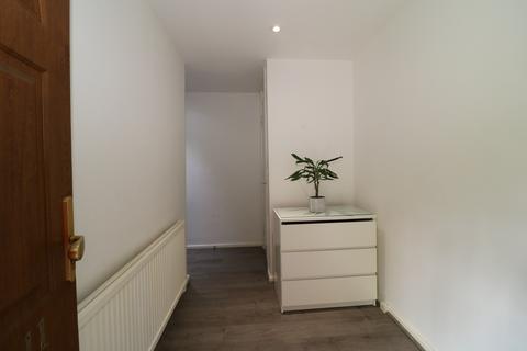 11 Springhill Close, London, SE5 8AJ