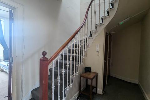 5 bedroom flat to rent, 63H Constitution Road, ,