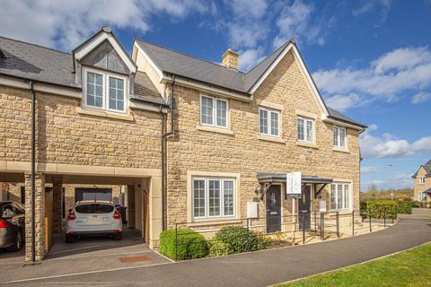 3 bedroom semi-detached house for sale, Snell Avenue, Malmesbury, SN16