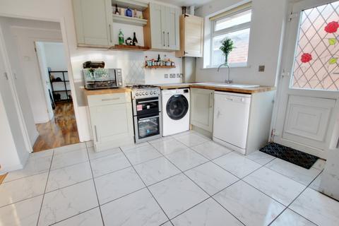 2 bedroom detached bungalow for sale, Tern Close, Hythe