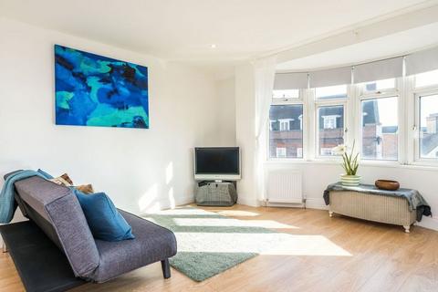 1 bedroom flat to rent, The Broadway, London NW7