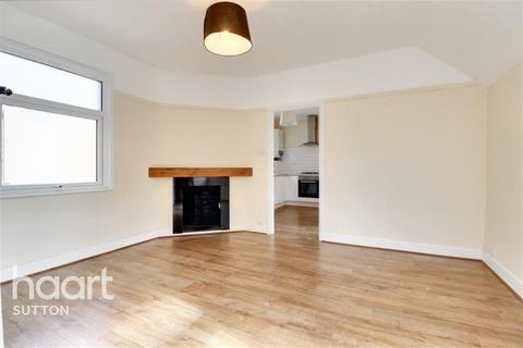 3 bedroom flat to rent - High Street