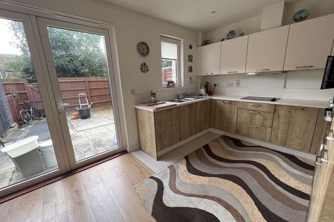4 bedroom townhouse for sale, Camborne Road, Edgware HA8