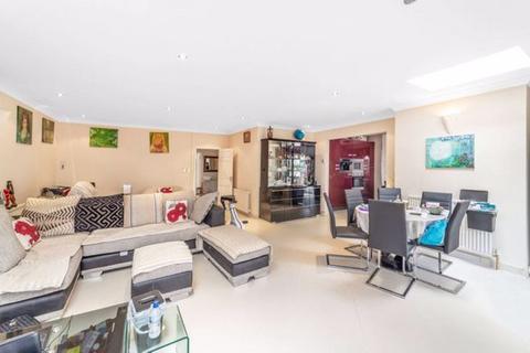 3 bedroom property for sale, Tudor Close, London NW9