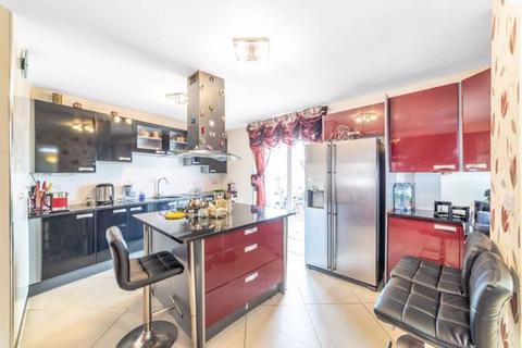 3 bedroom property for sale, Tudor Close, London NW9