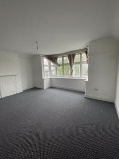 4 bedroom property to rent, Beech Walk, London NW7